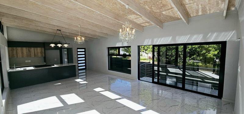 To Let 3 Bedroom Property for Rent in Hartenbos Heuwels Western Cape